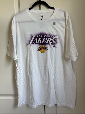 Los Angeles Lakers Unisex T Shirt White Purple Size XL NWOT PTP 24”